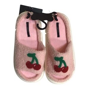 Forever 21 fuzzy pink open-toe slippers with a cherry motif Size Medium 38/39